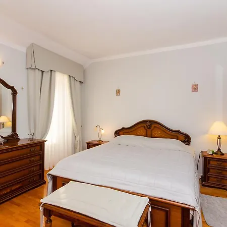 Apartment Noemi Rovinj Exterior photo